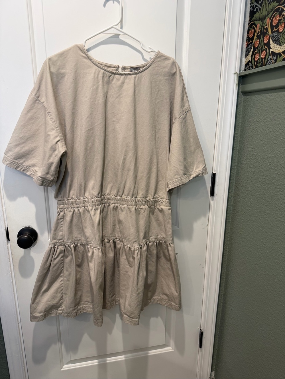ASOS Neutral Tiered Short-Sleeve Dress in Light Beige.   0073